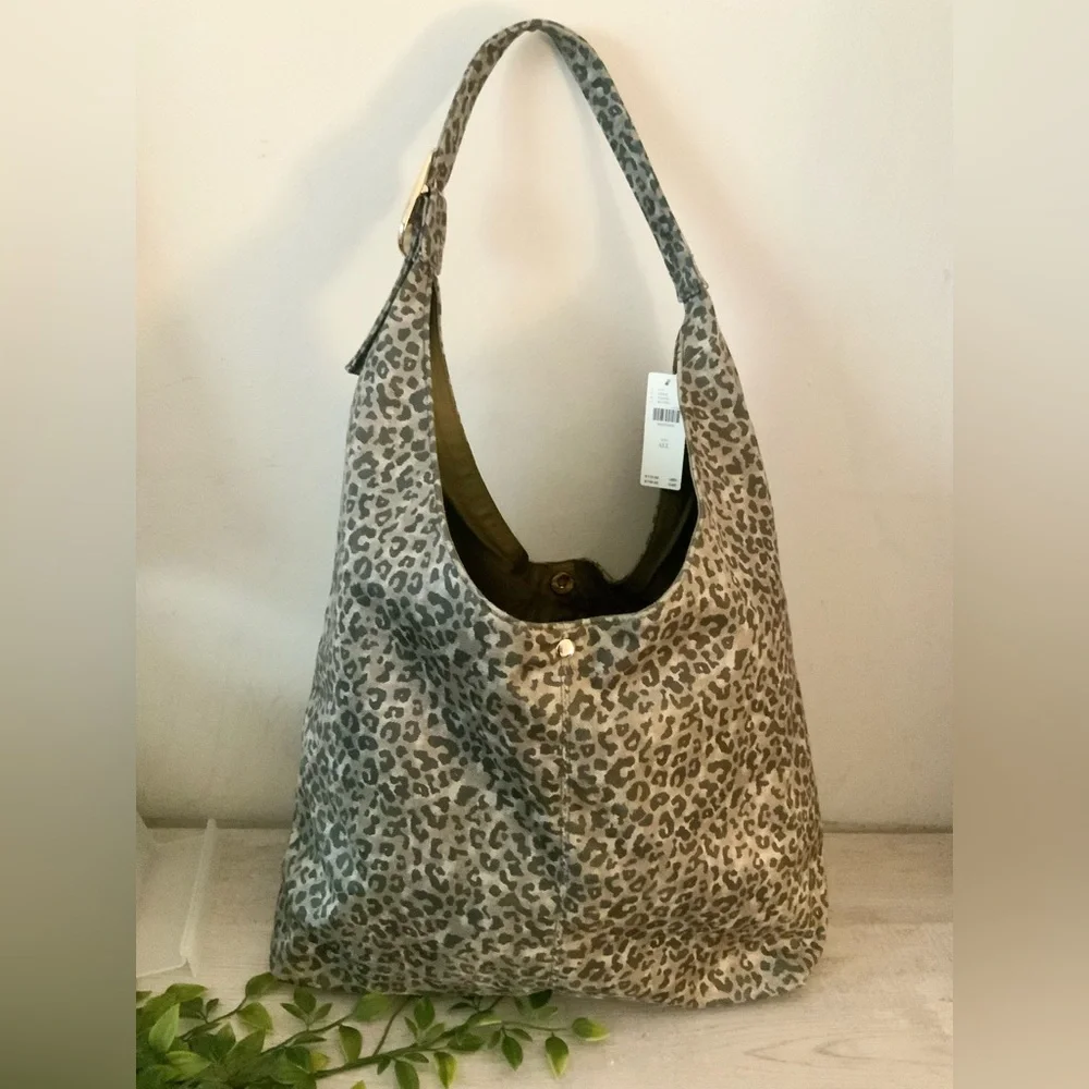 NWT ANTHROPOLOGIE LOVE KNOT SLOUCHY TOTE W/POUCH - Picture 2 of 12